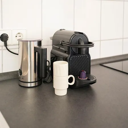 Blauwal - W14, Zentral In Bahnhofsnähe, Balkon, Küche