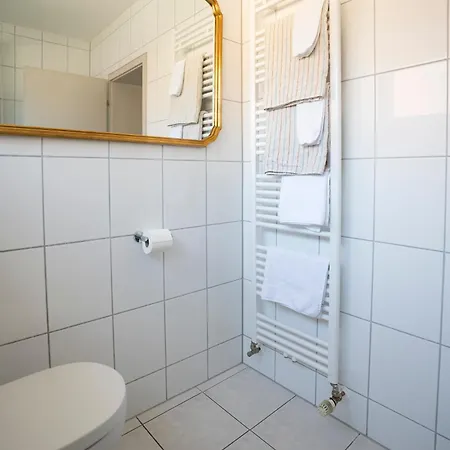 Blauwal - W14, Zentral In Bahnhofsnaehe, Balkon, Kueche Apartamento *